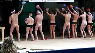 Фаулиран с красавица ...