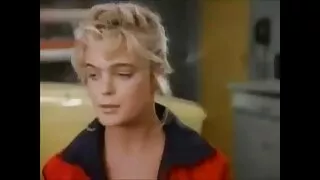 Мъж чука младо момич ...