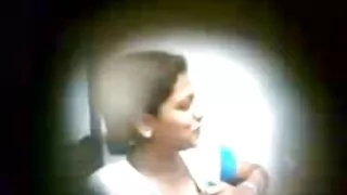 Едрогърдата съпруга  ...