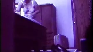 Красива уличница сед ...
