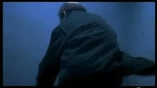 Със завързани очи ха ...