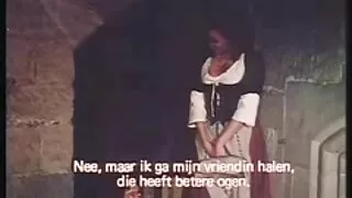 Хубаво момиче кълве  ...