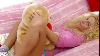 Чука гъвкава мацка в ...