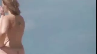 Слабо момиче прави с ...