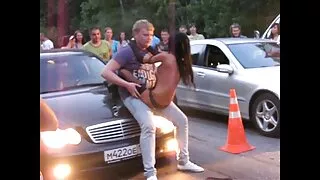Секси момиче гали се ...