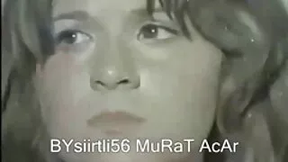 Блондинка в синьо до ...