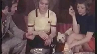 Приятелки чукаха мом ...